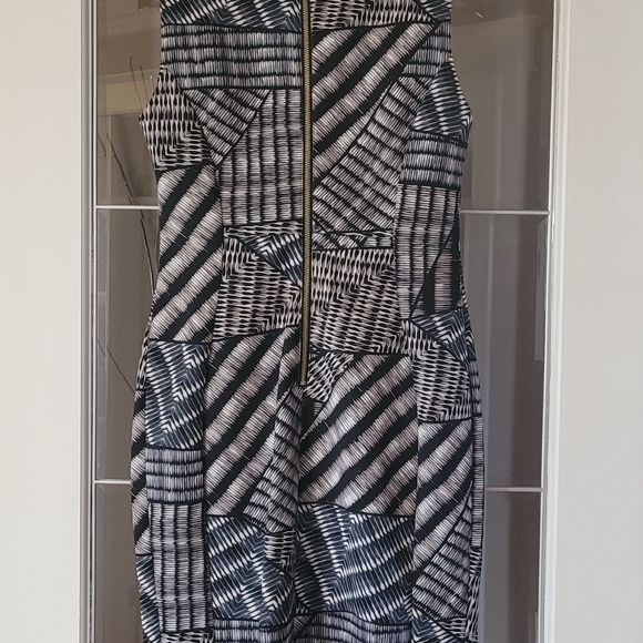 Dress - Picture 2 of 9